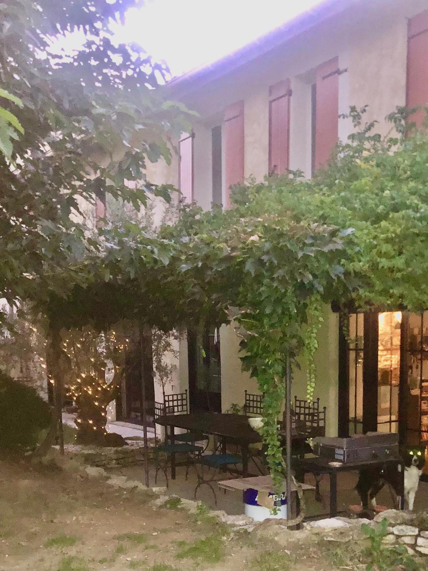 Une Ferme En Ville Bron Dış mekan fotoğraf