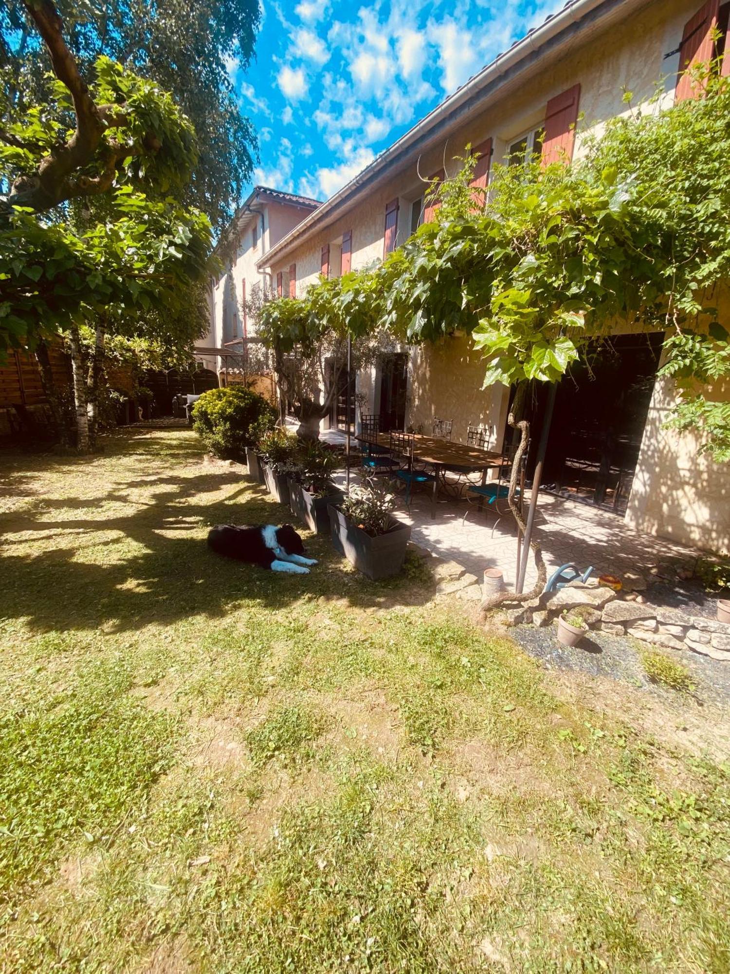 Une Ferme En Ville Bron Dış mekan fotoğraf